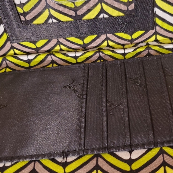 Vera Bradley wallet floral Colorful Lot Of Storage Medium Size 8" W , 5" H NWOT - Picture 9 of 12